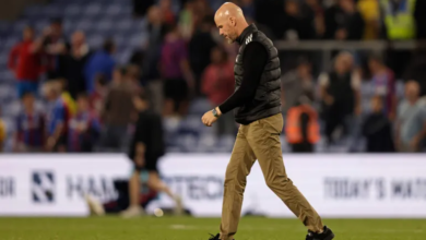 تن هاغ يواجه ضغوطًا متزايدة في مانشستر يونايتد بعد سلسلة من النتائج السلبية